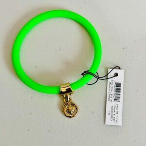 MARC BY MARC JACOBS TOUCAN GREEN ELASTIC SILICON BRACELET WITH CHARM